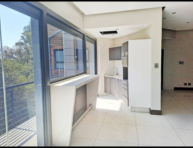 169M² OFFICE FOR SALE IN LOMBARDY ESTATE